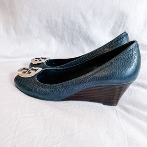 Tory Burch Julienne Peep Toe Wedge Shoes Navy 8M